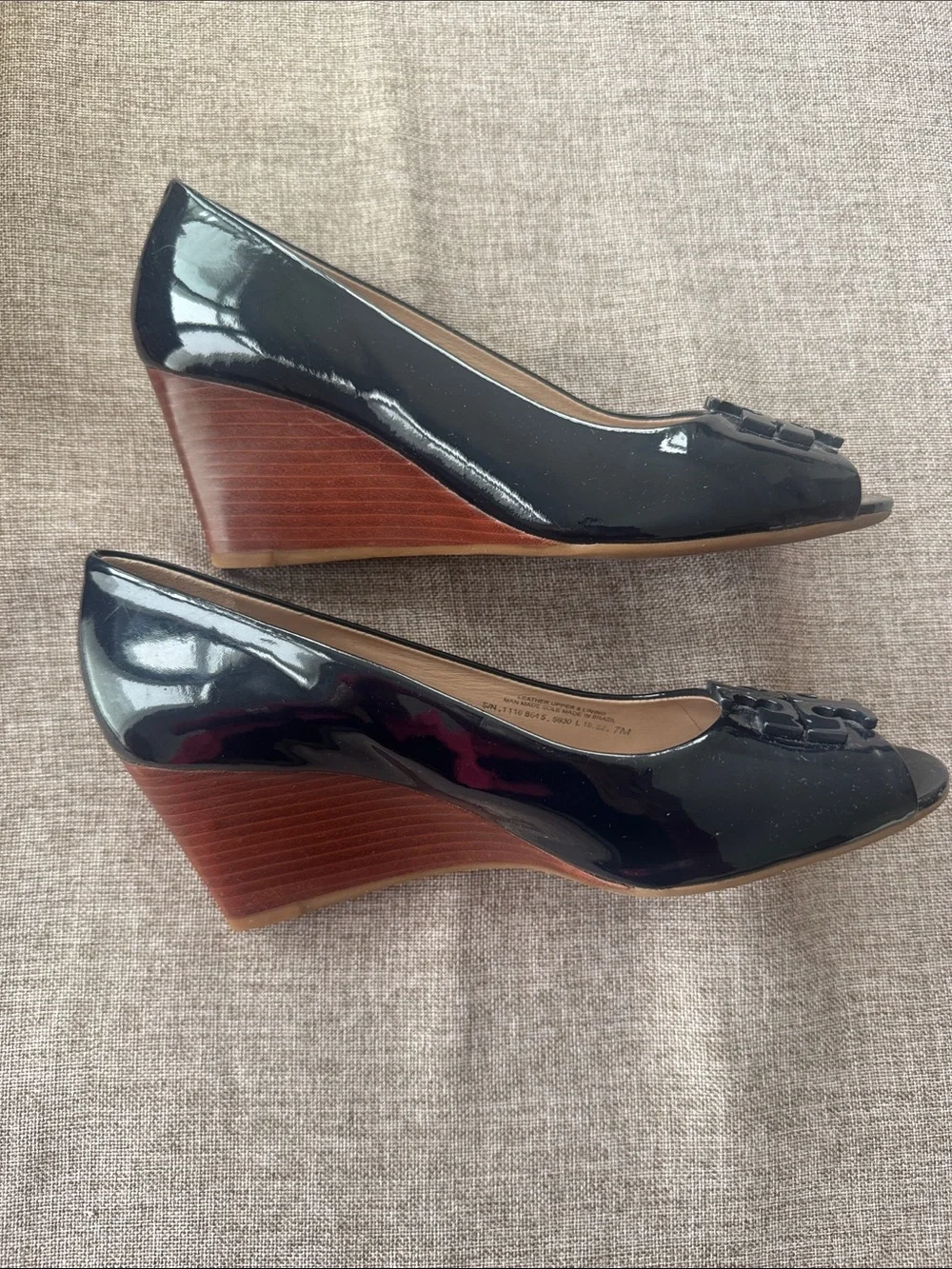 Tory Burch Navy Patent Logo Round-Toe Medium Height Heels